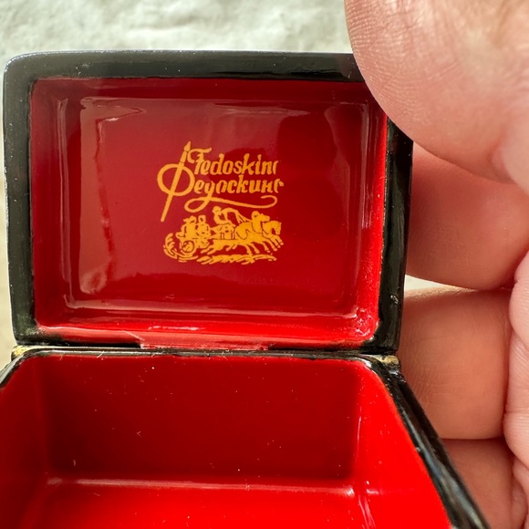 Rare; Russian Hand made trinket box - Picture 3 of 4